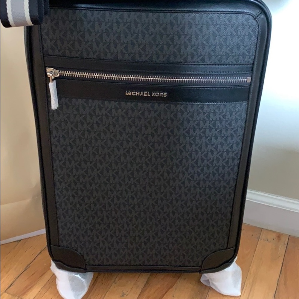 Michael Kors Carry On Luggage Trolley Black - Picture 5 of 8